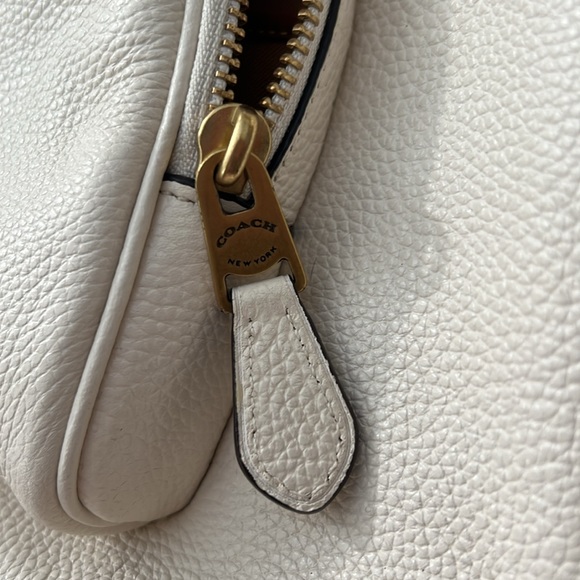 Coach cream colored backpack. 3 pockets (2 big, 1 small) - Picture 9 of 11